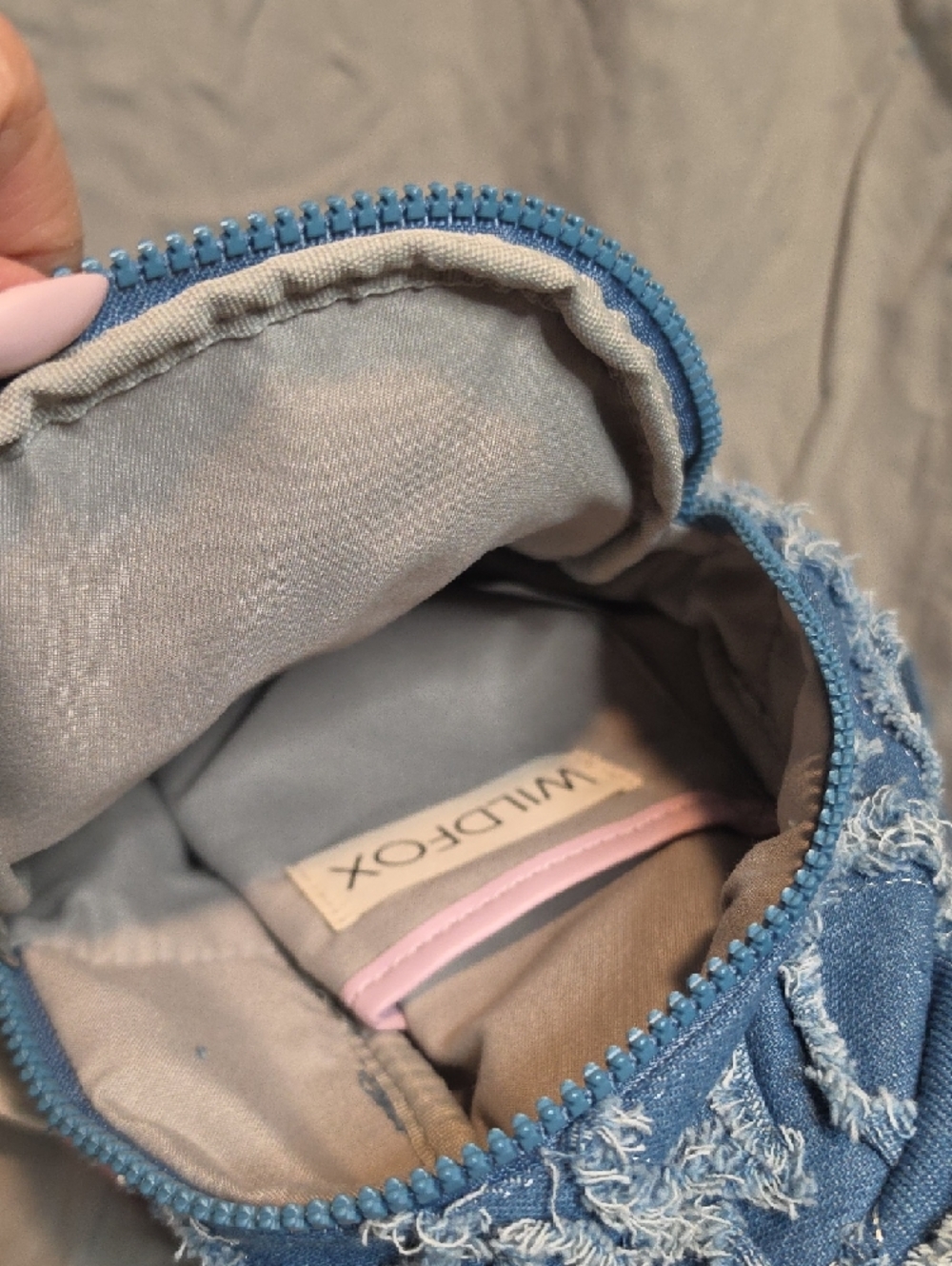 Wildfox Sling Bag - Picture 5 of 5